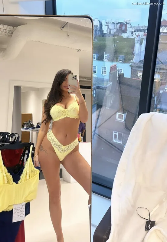 India Reynolds photo 6 of 1236