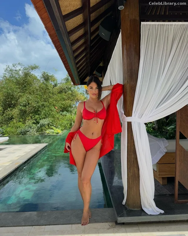 India Reynolds photo 9 of 1236