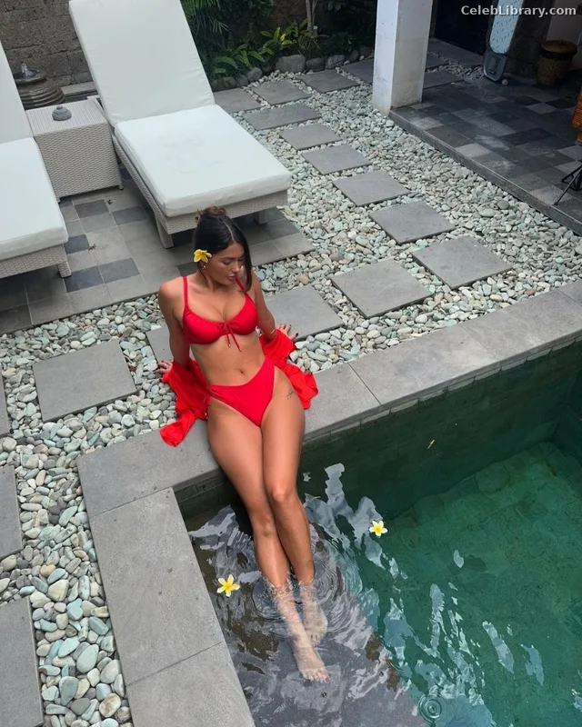 India Reynolds photo 12 of 1236