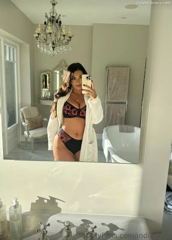 India Reynolds photo 1 of 1236