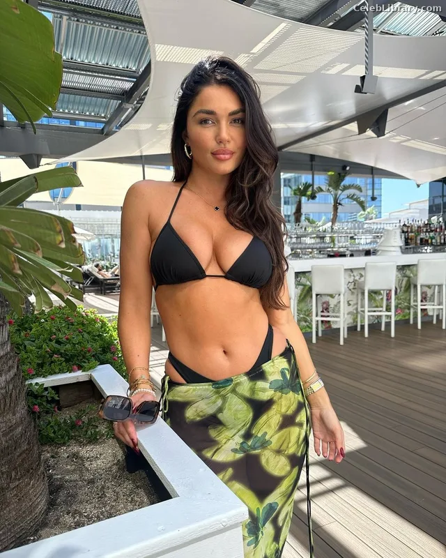 India Reynolds photo 21 of 1236