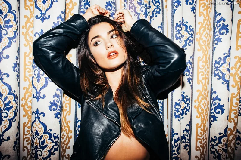 India Reynolds photo 13 of 1236
