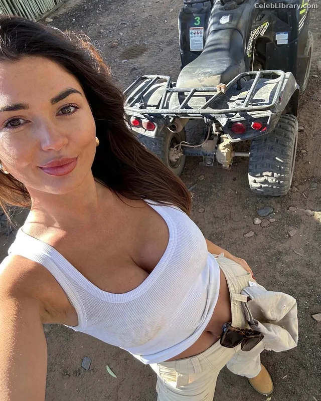 India Reynolds photo 8 of 1236