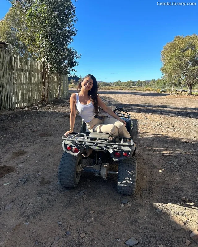 India Reynolds photo 9 of 1236