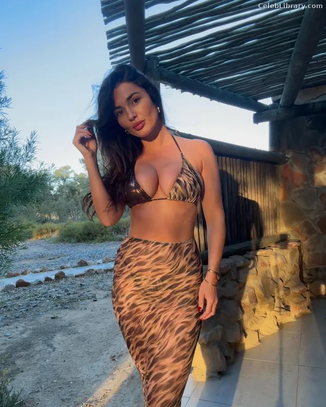 India Reynolds photo 12 of 1236