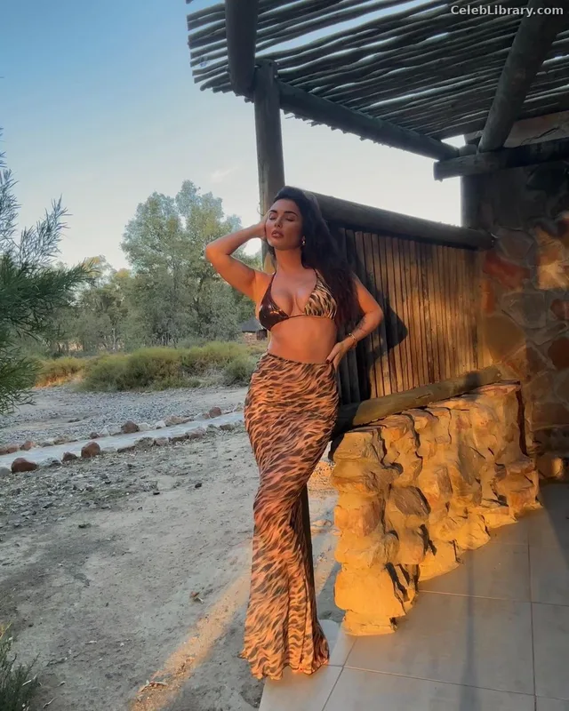 India Reynolds photo 14 of 1236