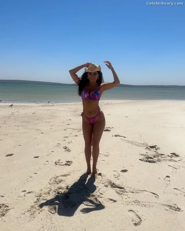 India Reynolds photo 21 of 1236