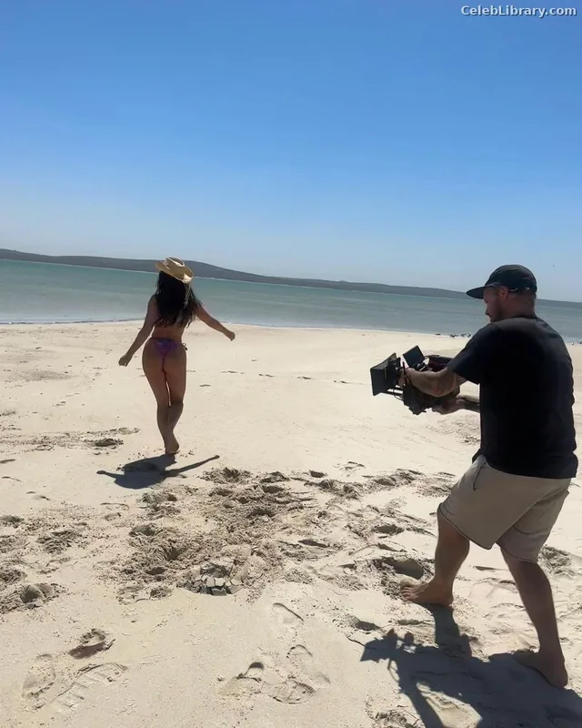 India Reynolds photo 22 of 1236