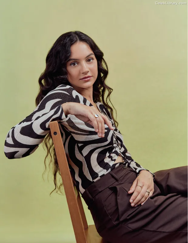 Indy Lewis photo 3 of 58