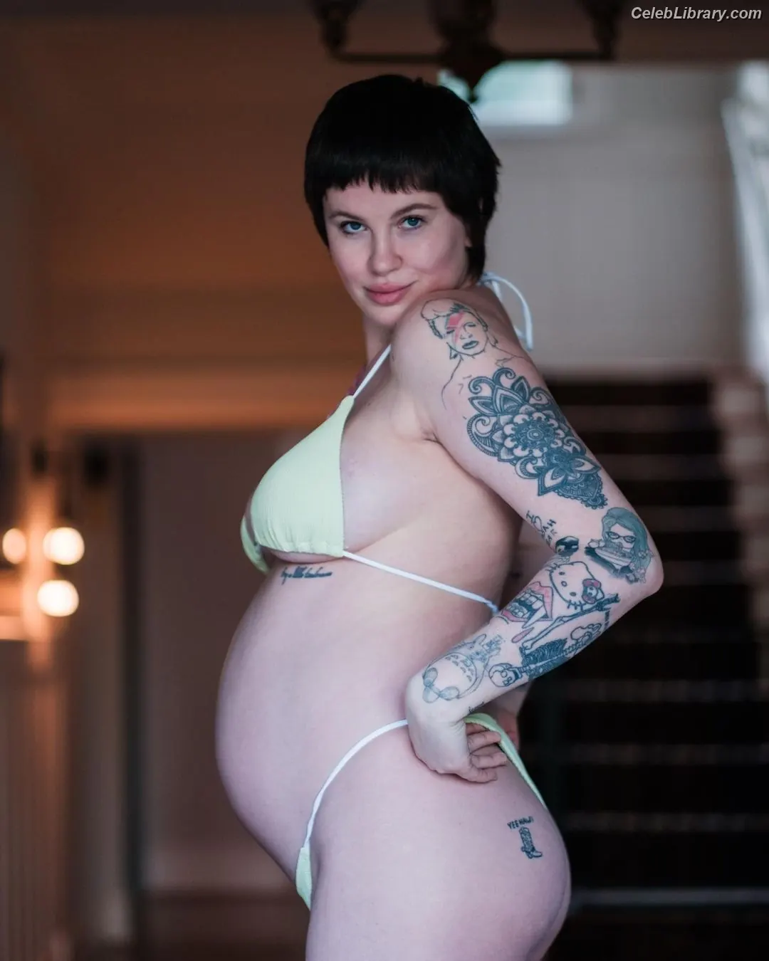 Ireland Baldwin photo 1 of 230