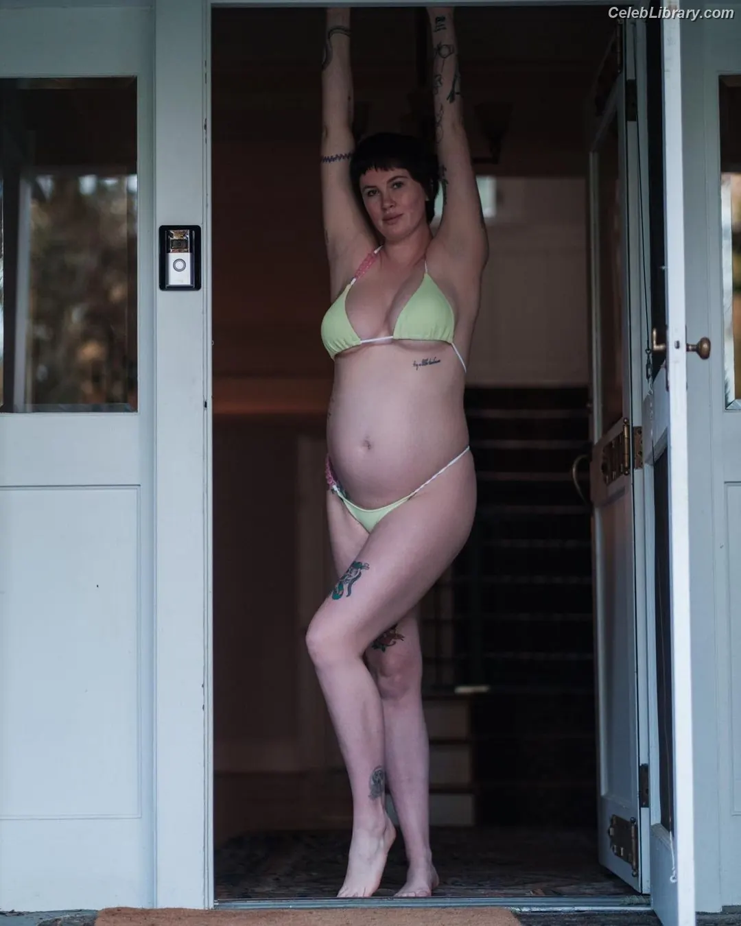 Ireland Baldwin photo 4 of 230