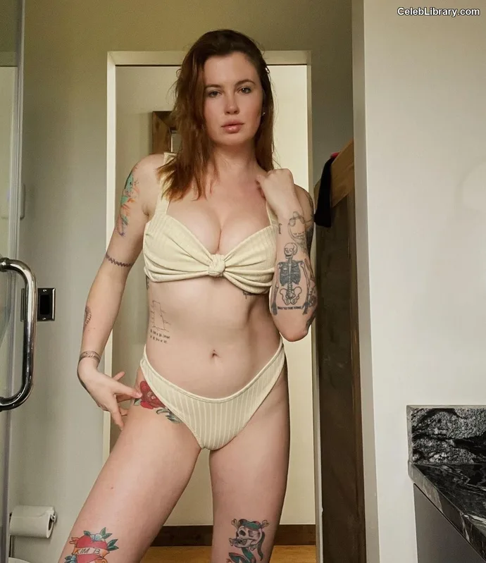 Ireland Baldwin photo 11 of 223