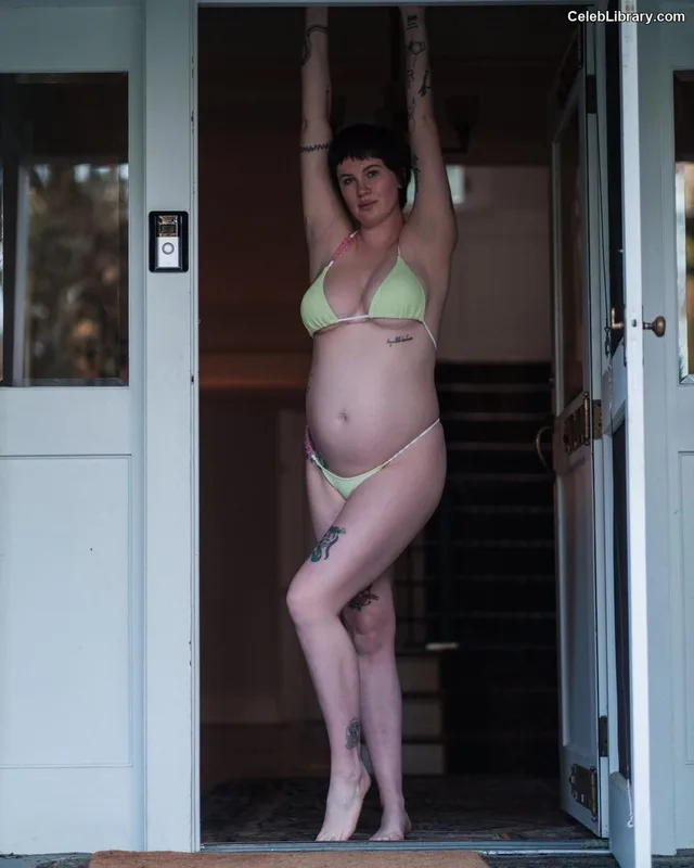 Ireland Baldwin photo 2 of 223