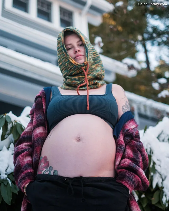 Ireland Baldwin photo 8 of 223