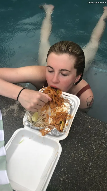 Ireland Baldwin photo 12 of 223