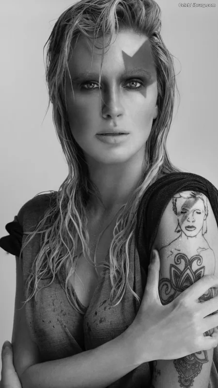 Ireland Baldwin photo 13 of 223