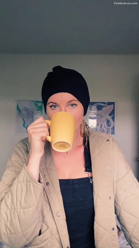 Ireland Baldwin photo 15 of 223