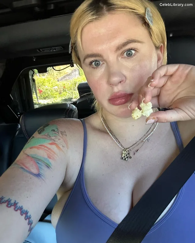 Ireland Baldwin photo 20 of 223