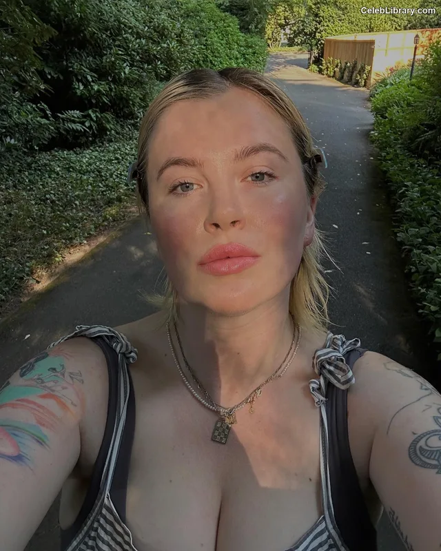Ireland Baldwin photo 1 of 223