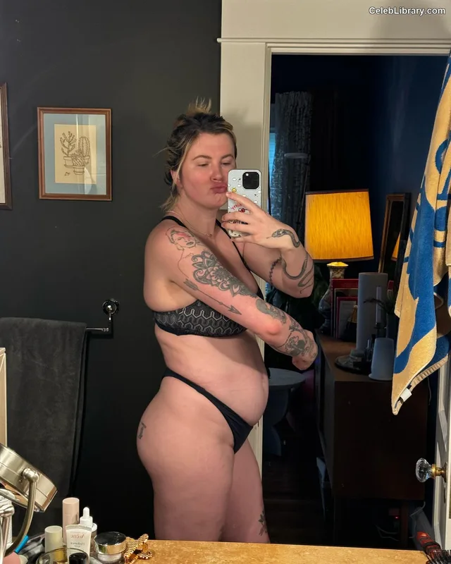 Ireland Baldwin photo 11 of 223
