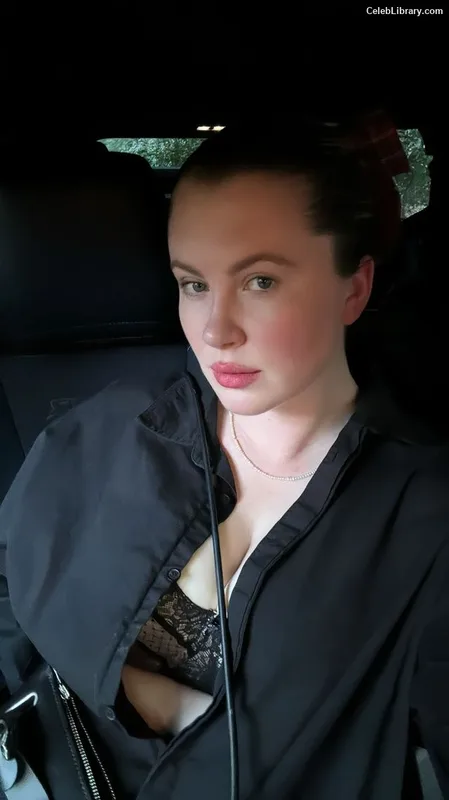 Ireland Baldwin photo 12 of 223