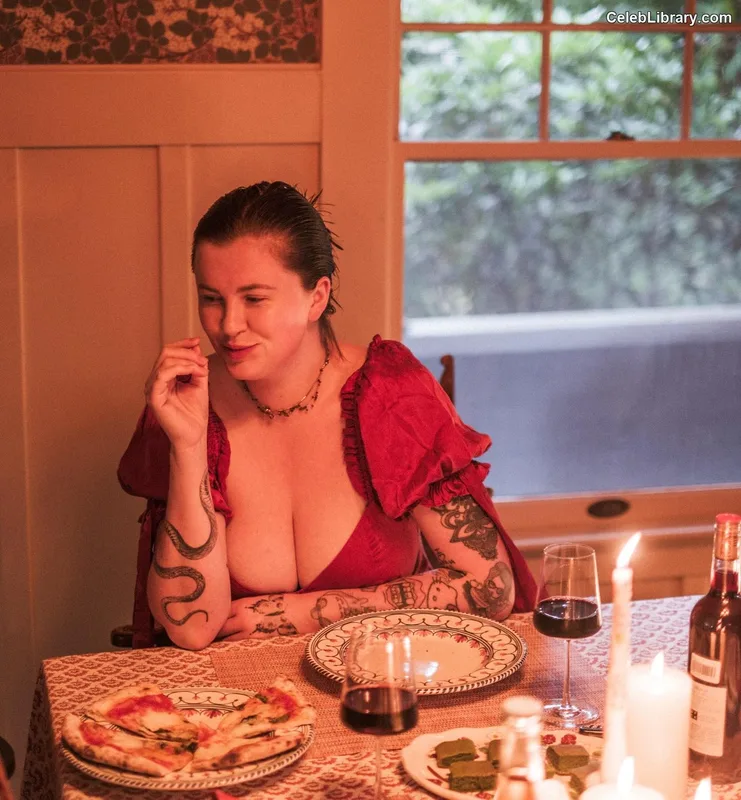 Ireland Baldwin photo 2 of 223