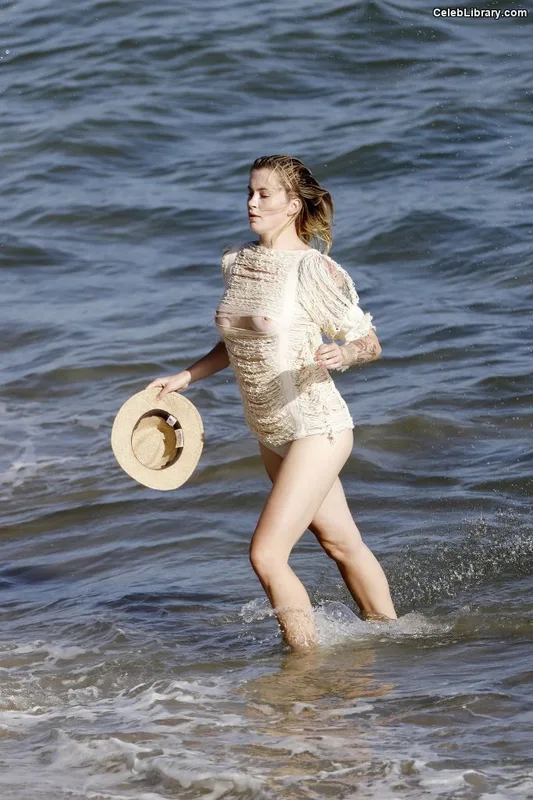 Ireland Baldwin photo 3 of 223