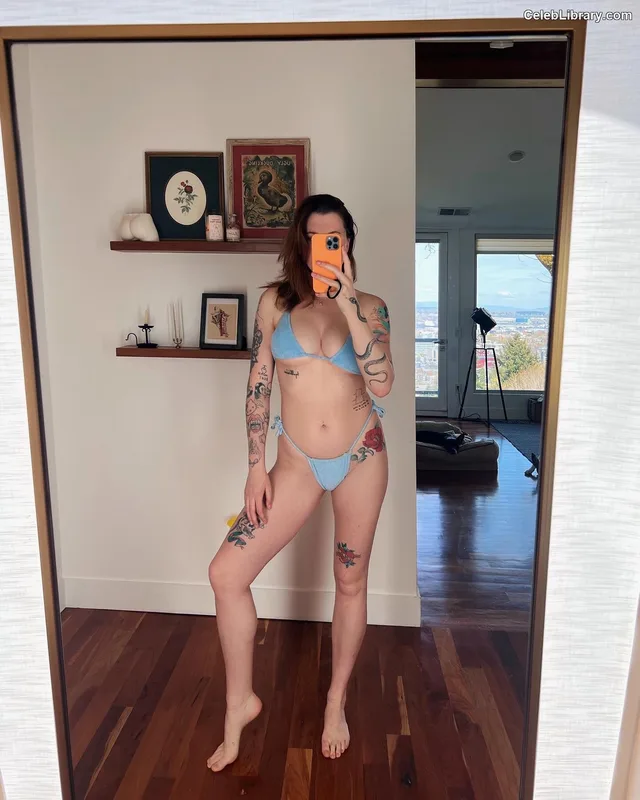 Ireland Baldwin photo 21 of 223