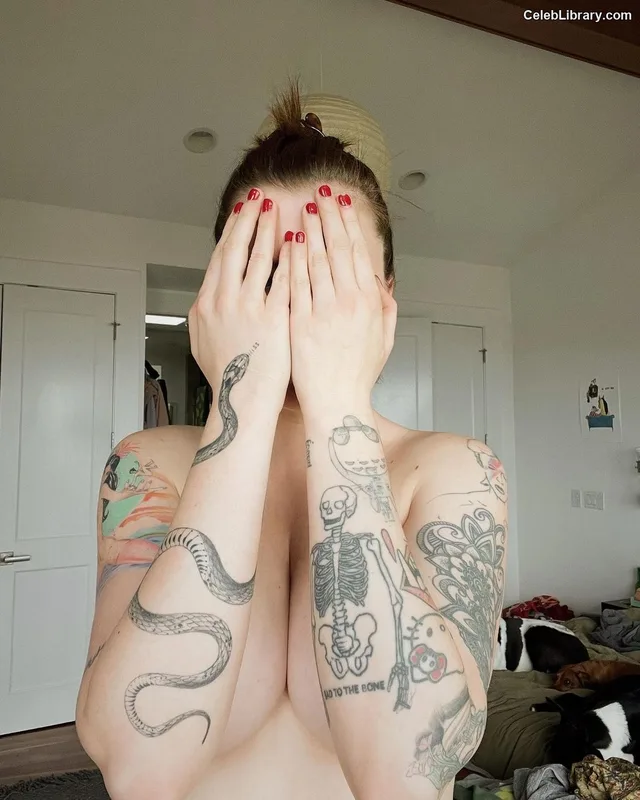 Ireland Baldwin photo 1 of 223