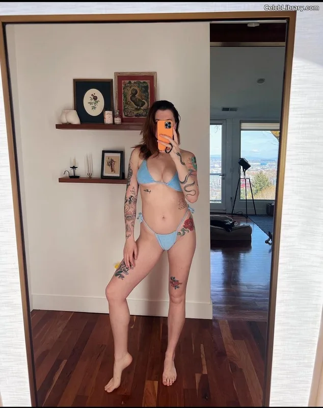 Ireland Baldwin photo 16 of 223