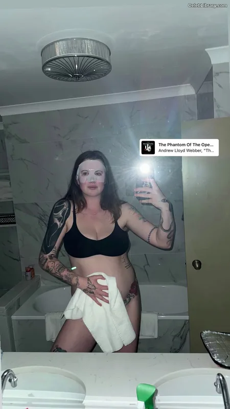 Ireland Baldwin photo 3 of 223