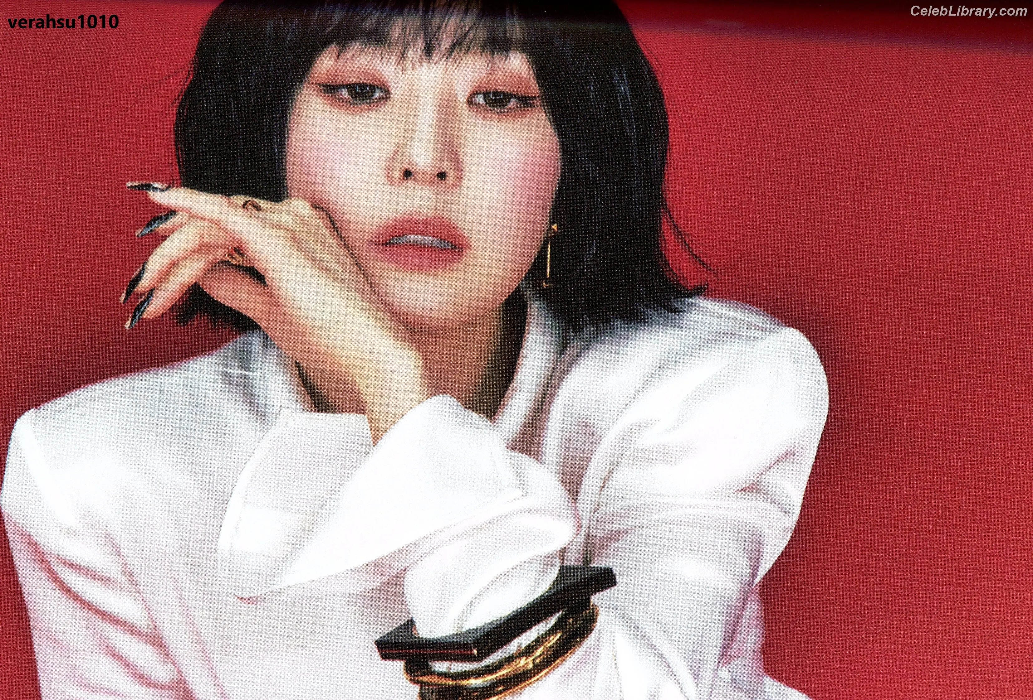 Irene  (Red Velvet)