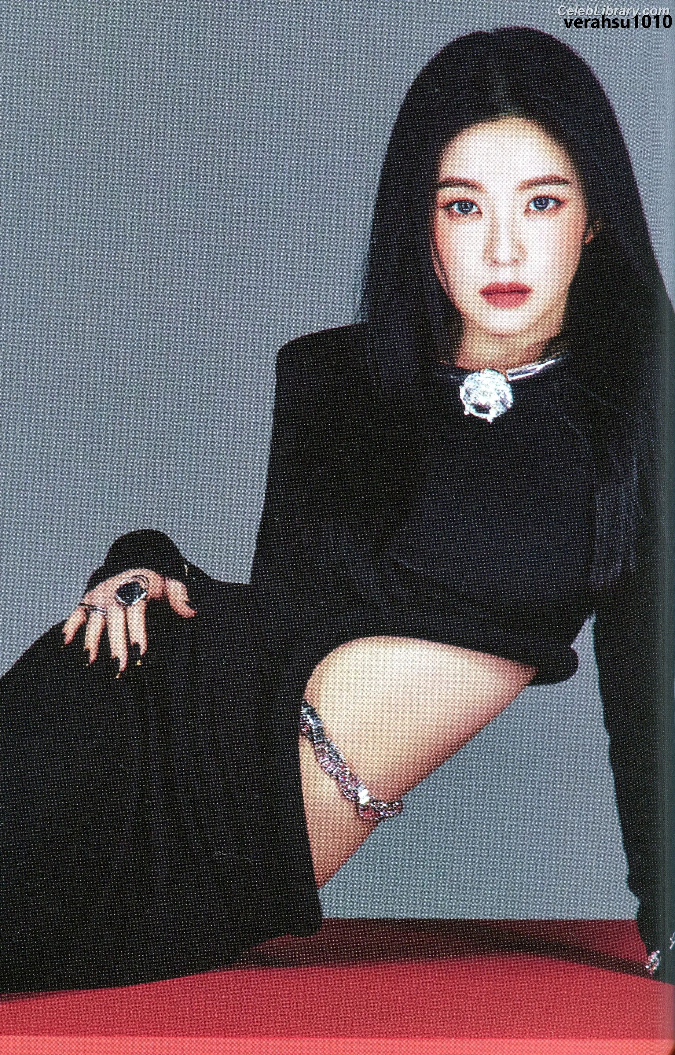 Irene (Red Velvet) photo 16 of 93