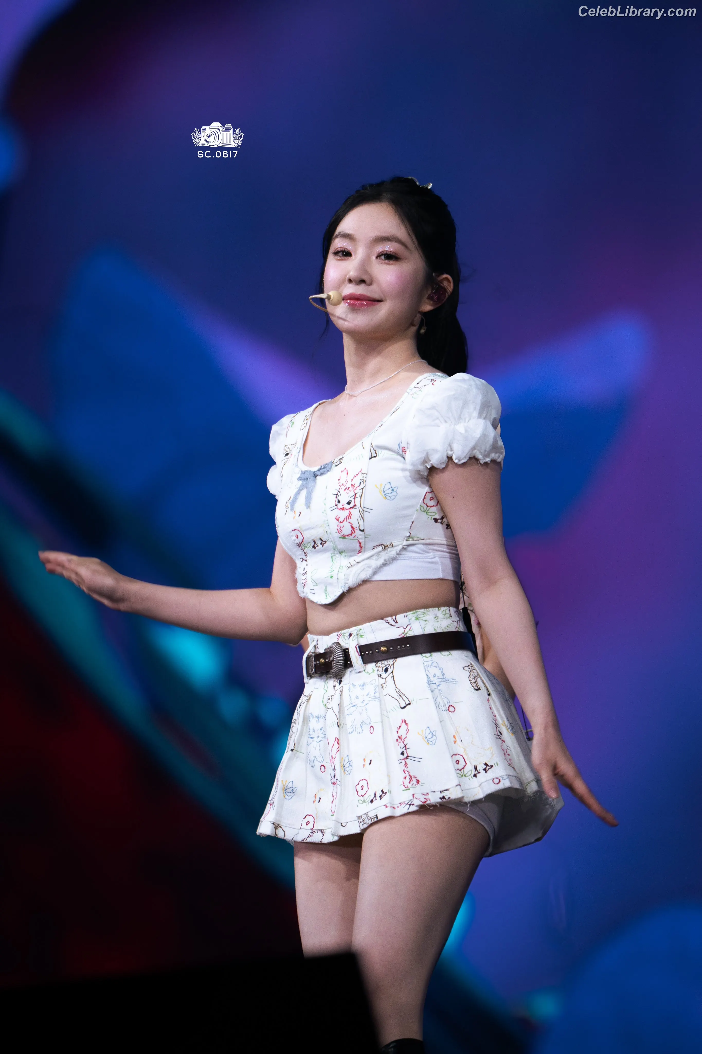 Irene  (Red Velvet) photo 3 of 93