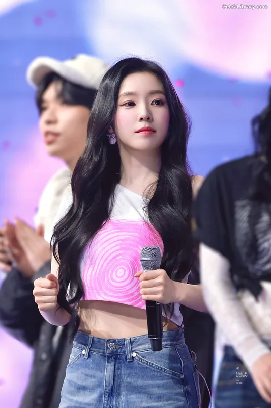 Irene  (Red Velvet) photo 4 of 94