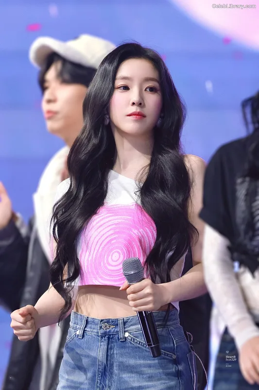 Irene  (Red Velvet) photo 5 of 94