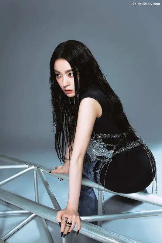 Irene  (Red Velvet) photo 11 of 94