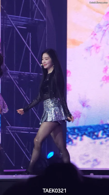 Irene  (Red Velvet) photo 19 of 94