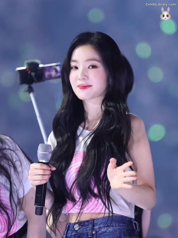 Irene  (Red Velvet) photo 23 of 94