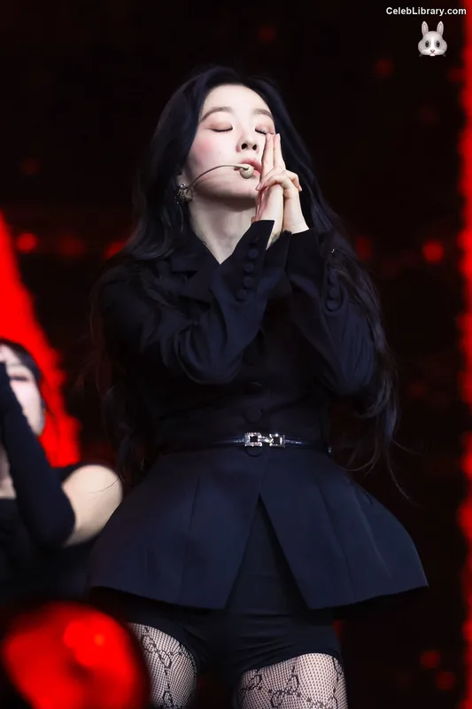 Irene  (Red Velvet) photo 1 of 94