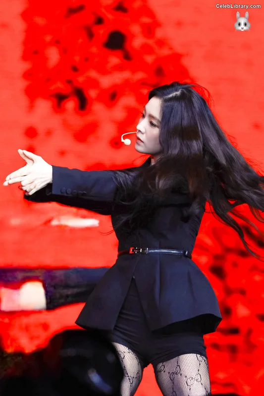 Irene  (Red Velvet) photo 2 of 94