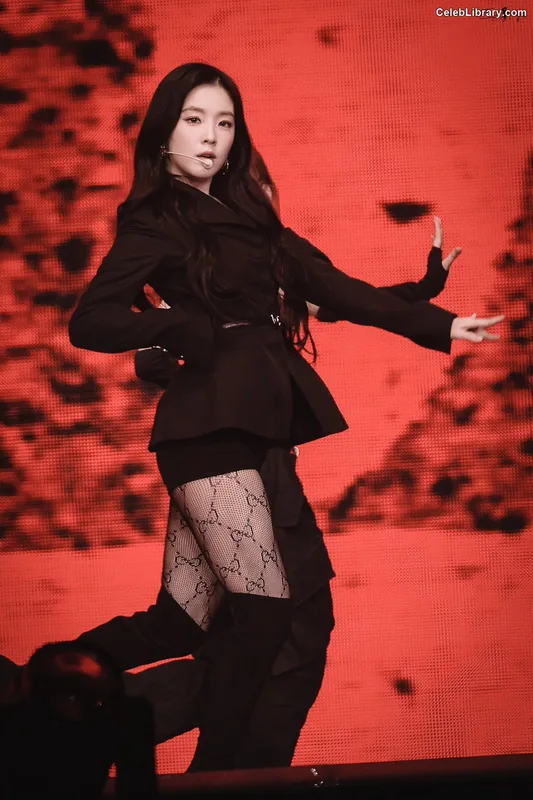 Irene  (Red Velvet) photo 7 of 94