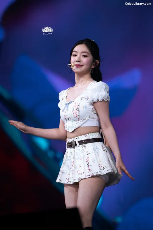 Irene  (Red Velvet) photo 14 of 94