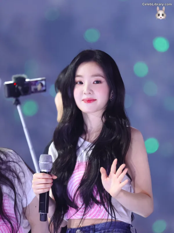 Irene  (Red Velvet) photo 20 of 94