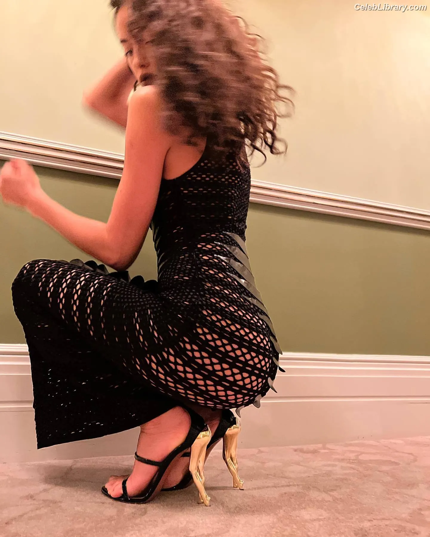 Irina Shayk photo 3 of 1221