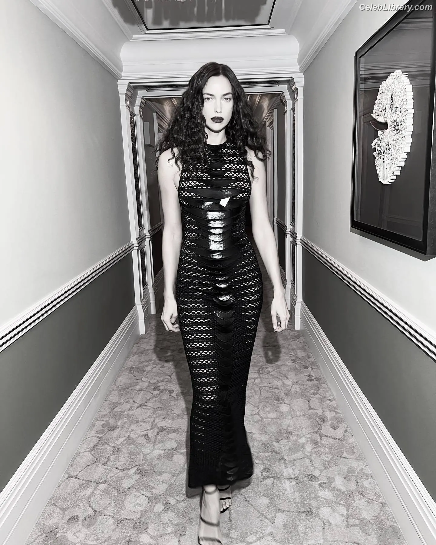 Irina Shayk photo 7 of 1221