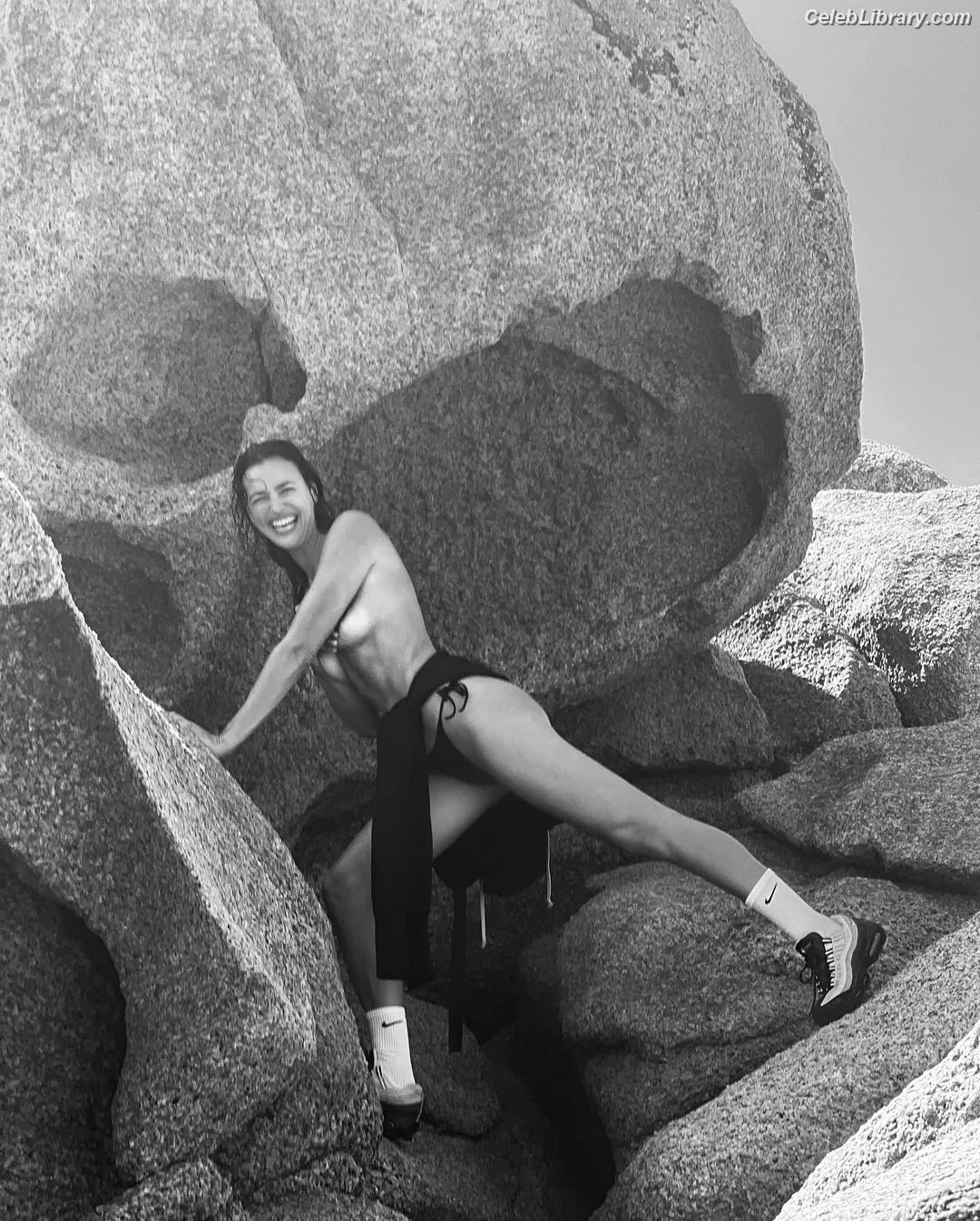 Irina Shayk photo 12 of 1221