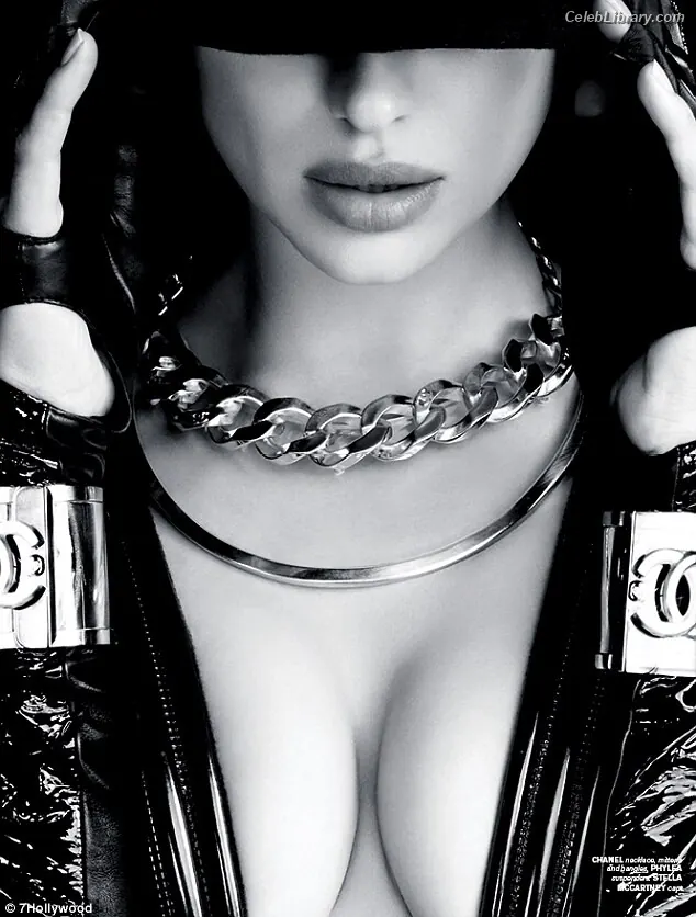 Irina Shayk photo 12 of 1221
