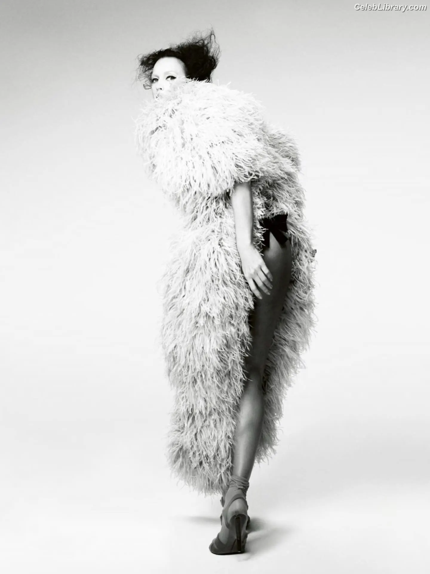 Irina Shayk photo 19 of 1221