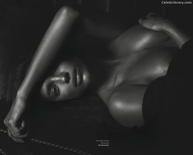 Irina Shayk photo 2 of 1219